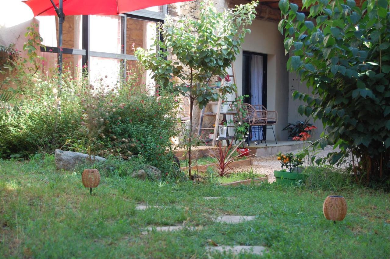 La Bucolique, Chambres Et Jardin D'Hotes Sabran Exteriér fotografie