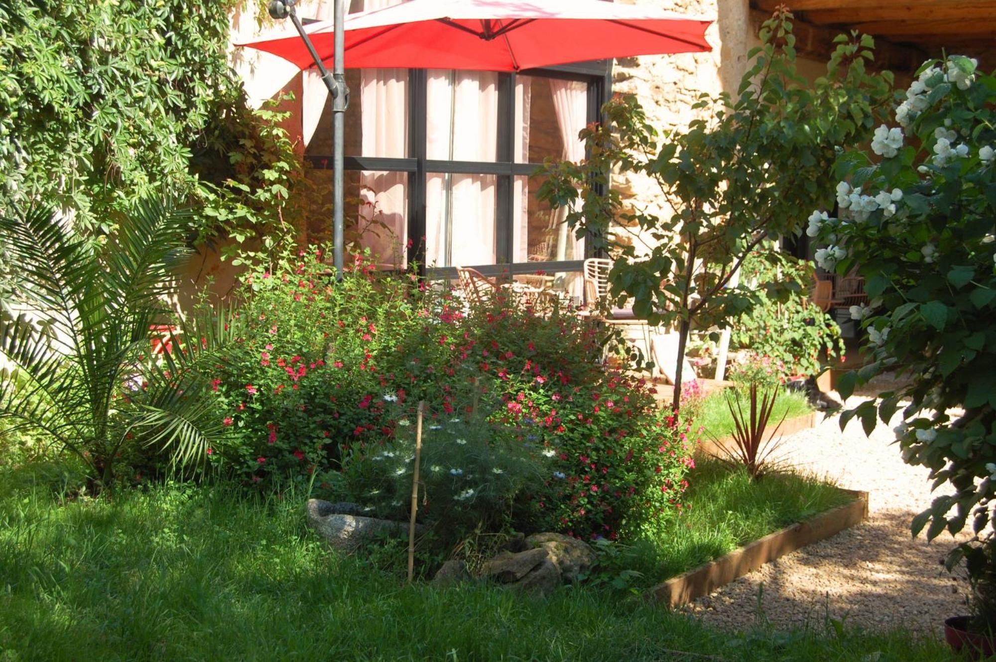 La Bucolique, Chambres Et Jardin D'Hotes Sabran Exteriér fotografie